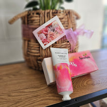 Load image into Gallery viewer, For My Mum -Gift Set- Flowering Anthurium in a Planter and Hand Cream
