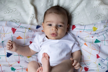 Load image into Gallery viewer, Little glider - Muslin swaddle
